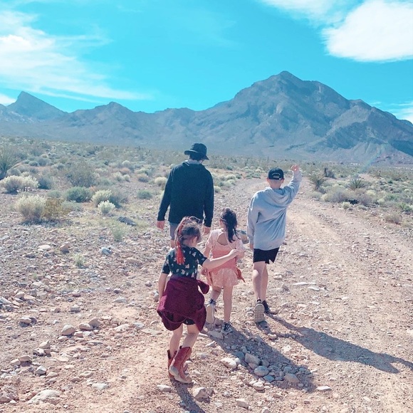 Meet Your Posher - Picture 3 of 4